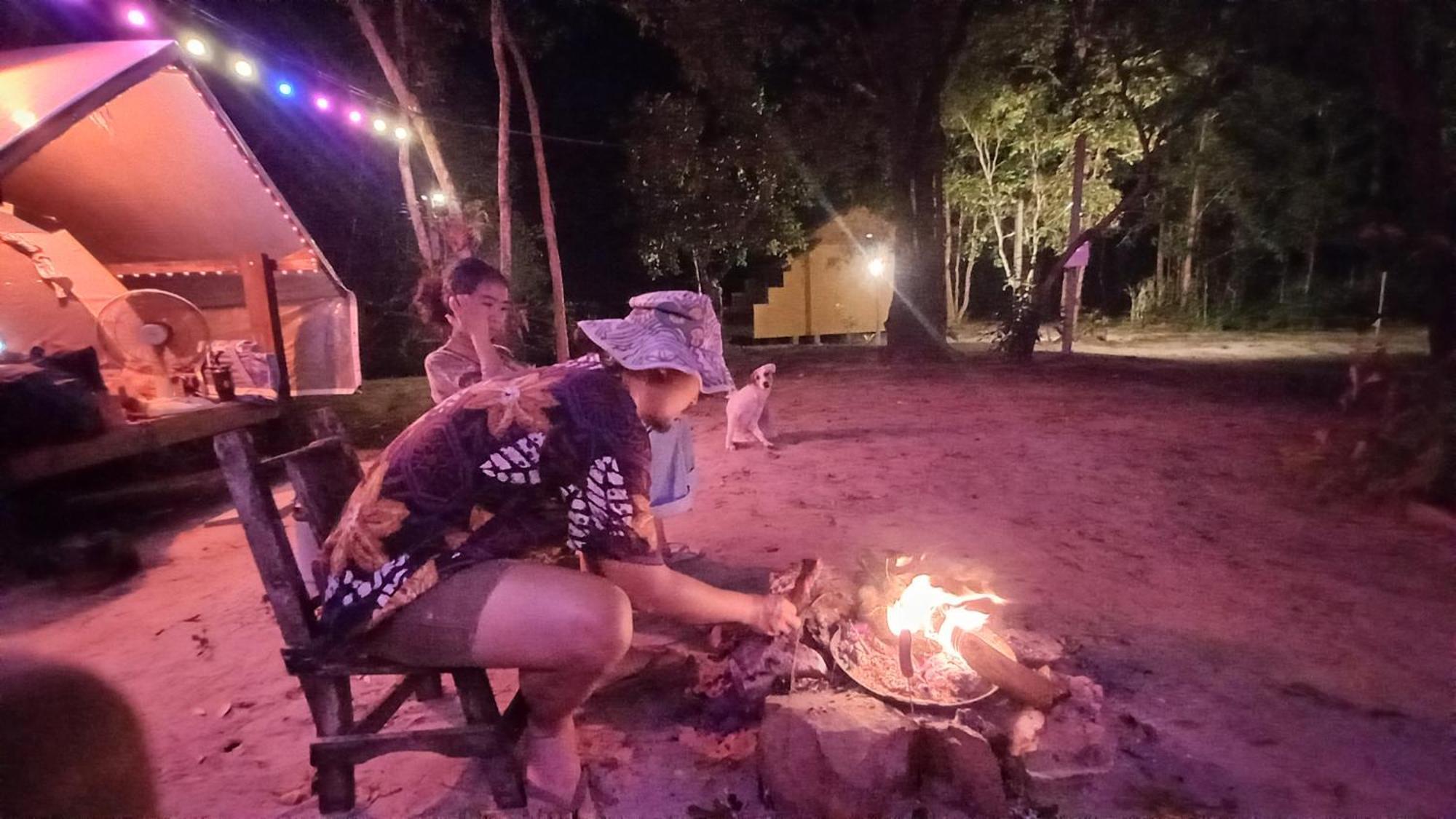 Bar Horizon Hostel Chumphon Bagian luar foto