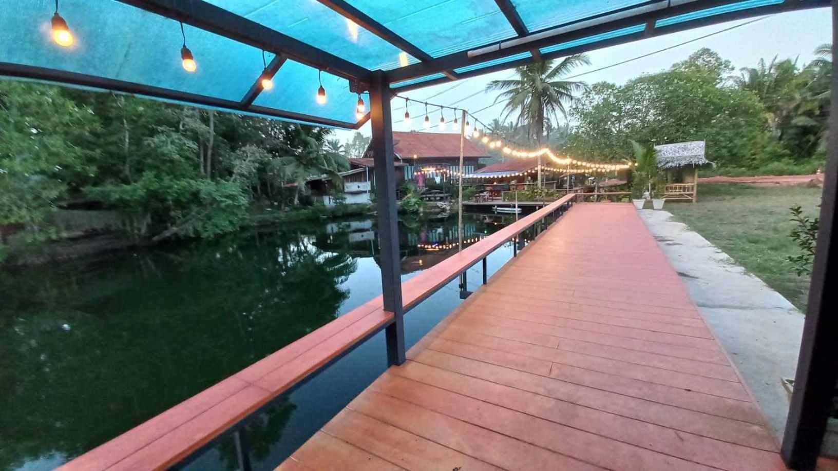 Bar Horizon Hostel Chumphon Bagian luar foto