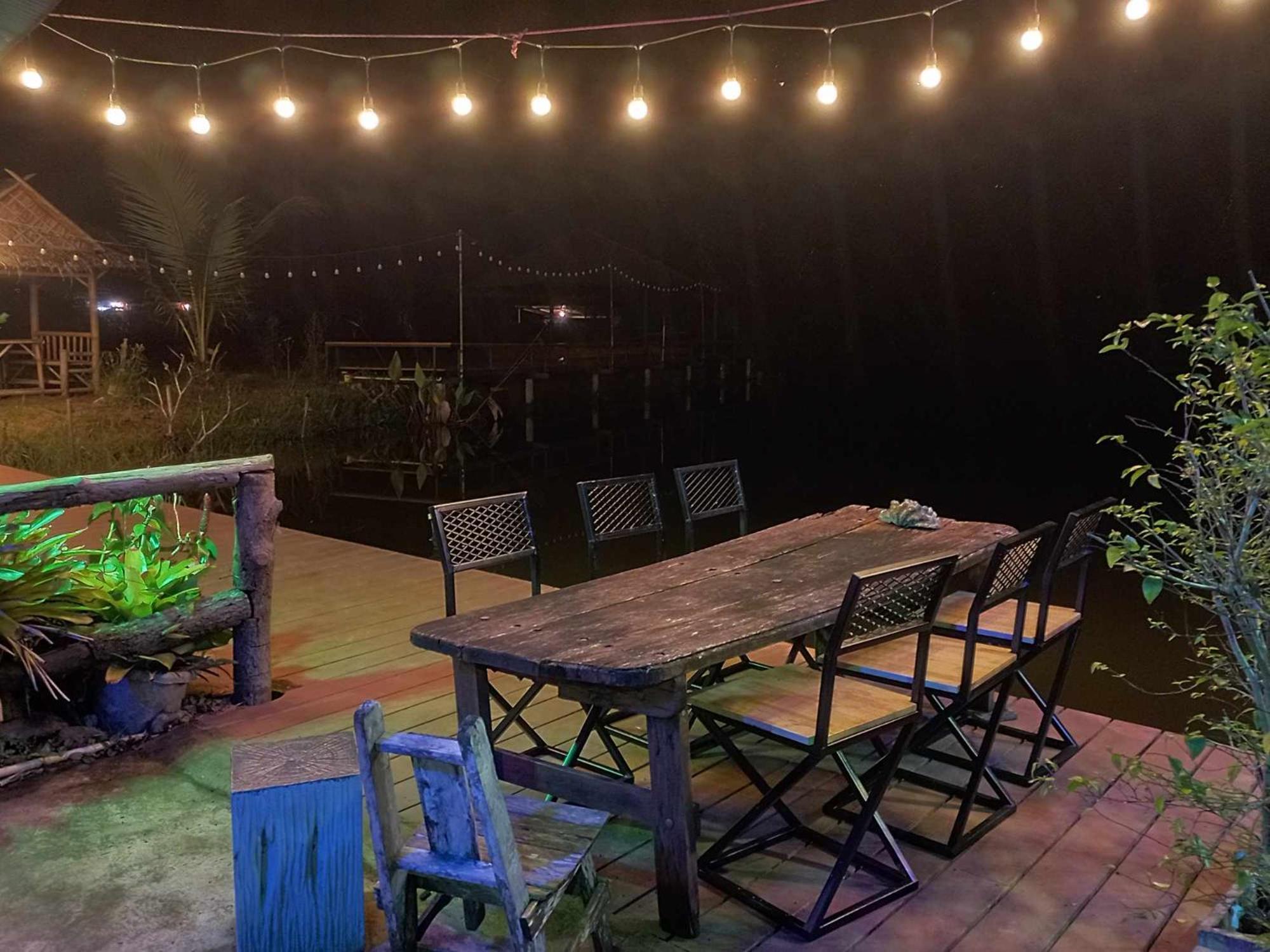Bar Horizon Hostel Chumphon Bagian luar foto