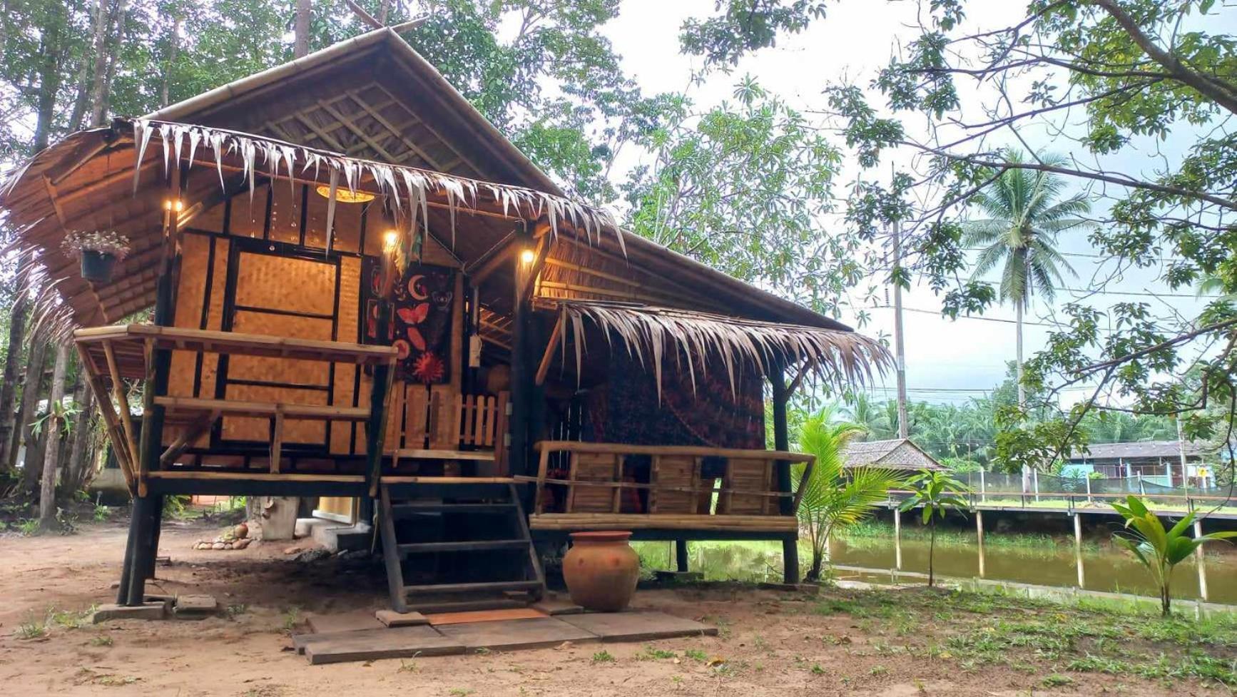 Bar Horizon Hostel Chumphon Bagian luar foto