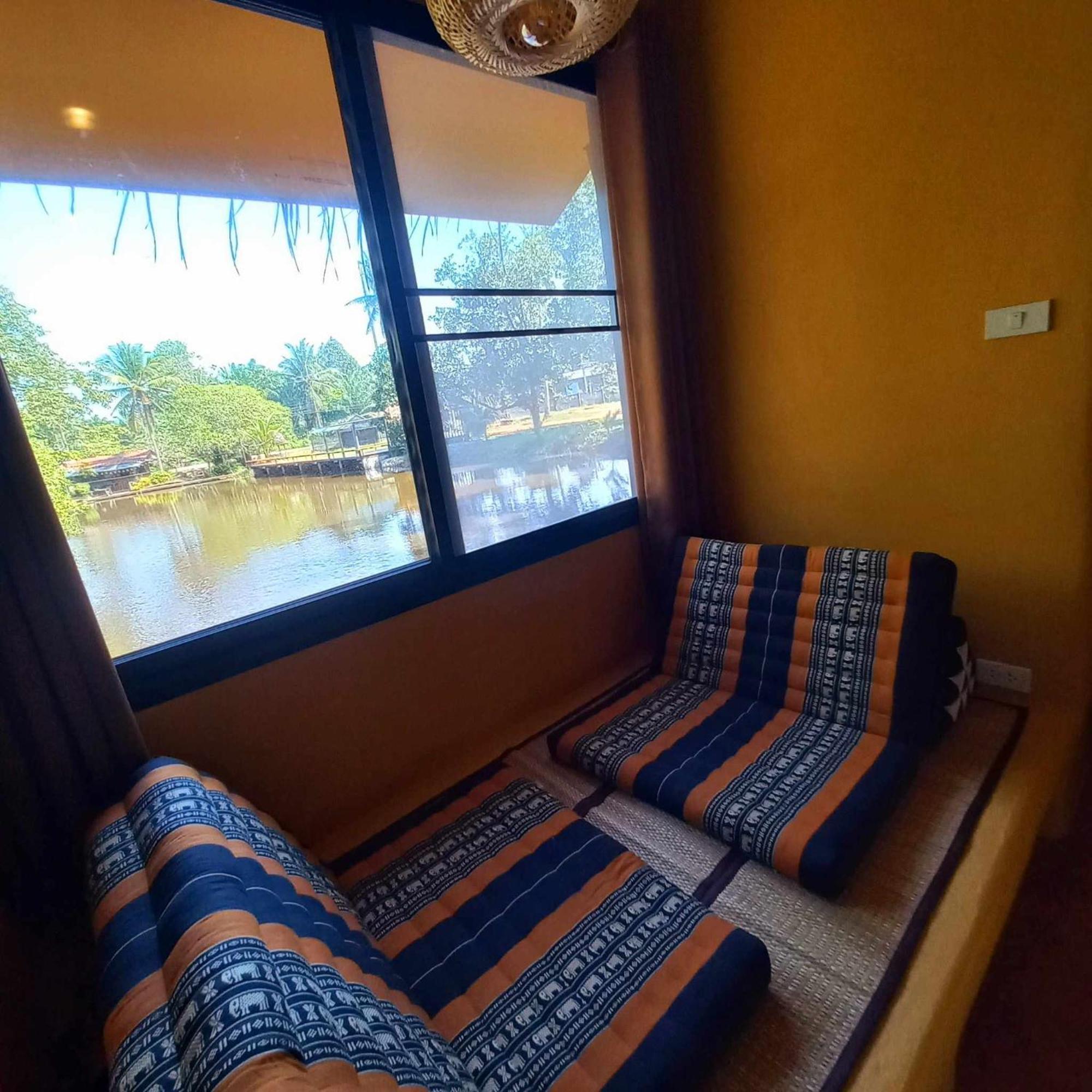 Bar Horizon Hostel Chumphon Bagian luar foto