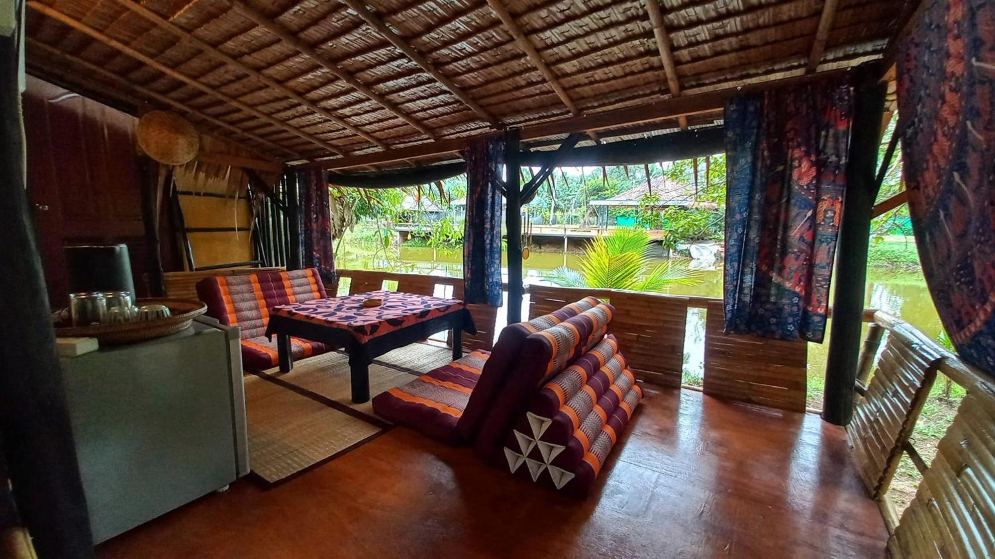 Bar Horizon Hostel Chumphon Bagian luar foto
