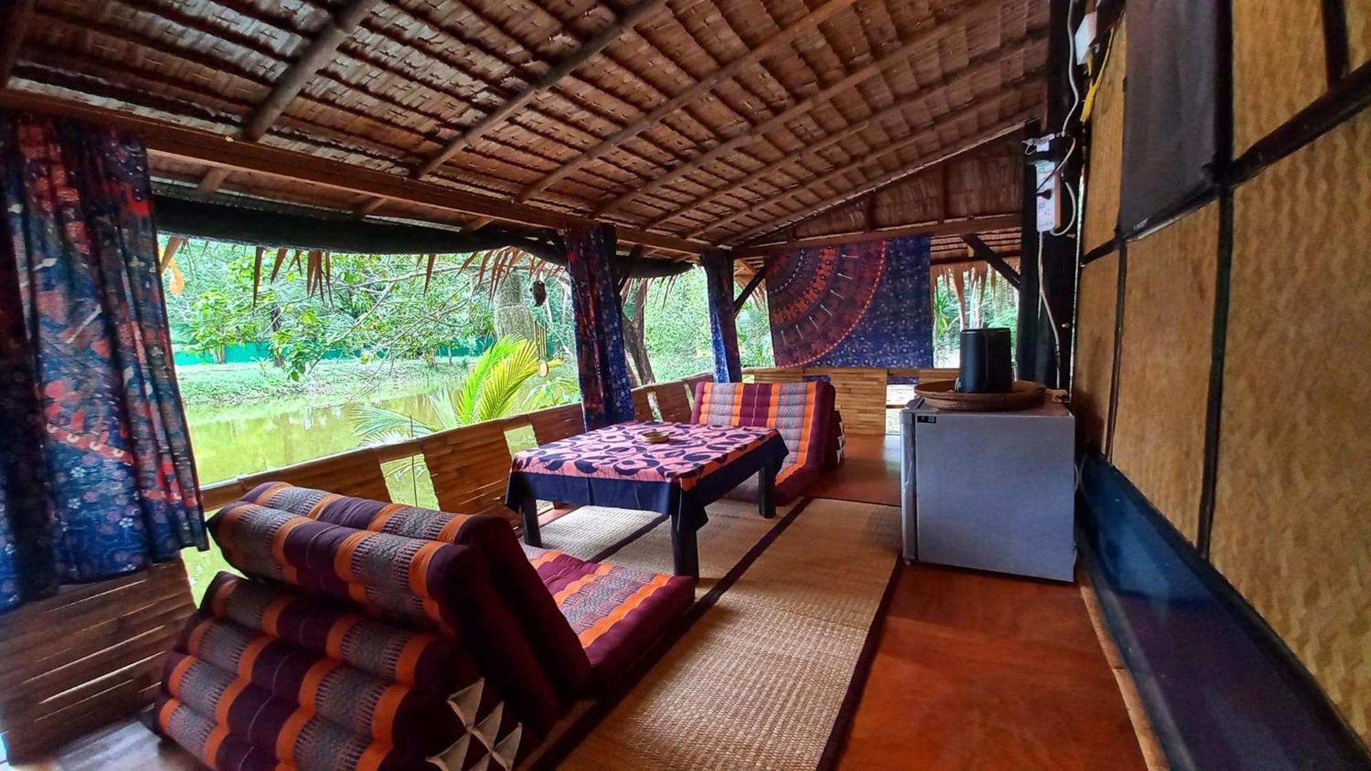 Bar Horizon Hostel Chumphon Bagian luar foto